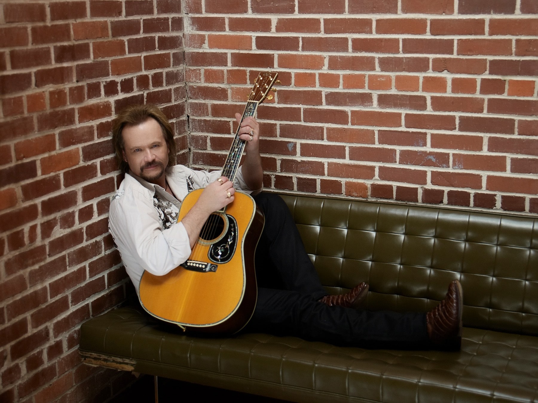 Travis Tritt to perform at the Pittsburg Memorial Auditorium