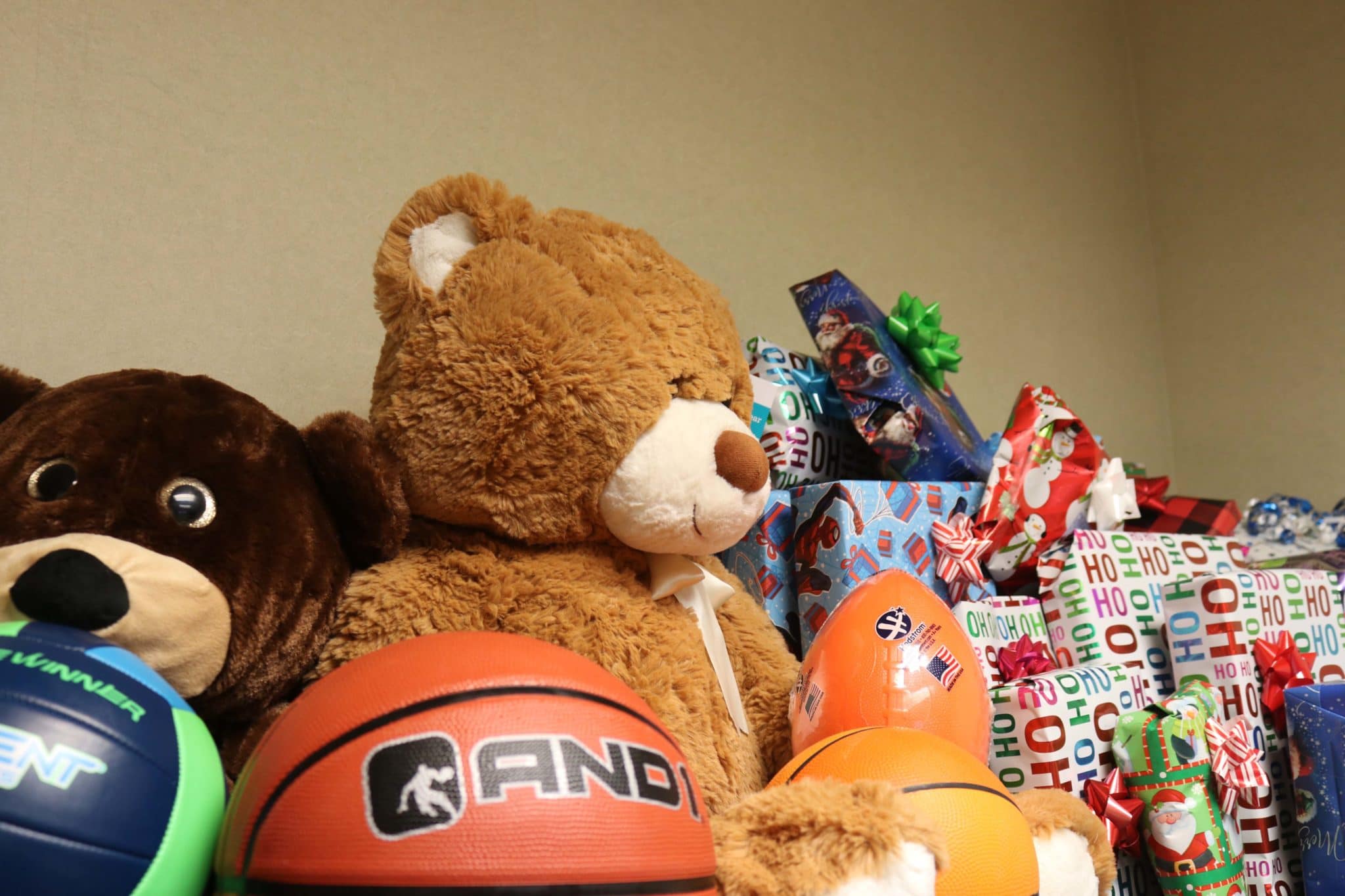Family Resource Advocate Program delivers Christmas gifts to children in need